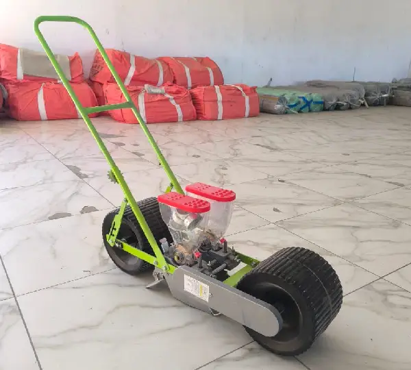 Ручная сеялка двухрядная